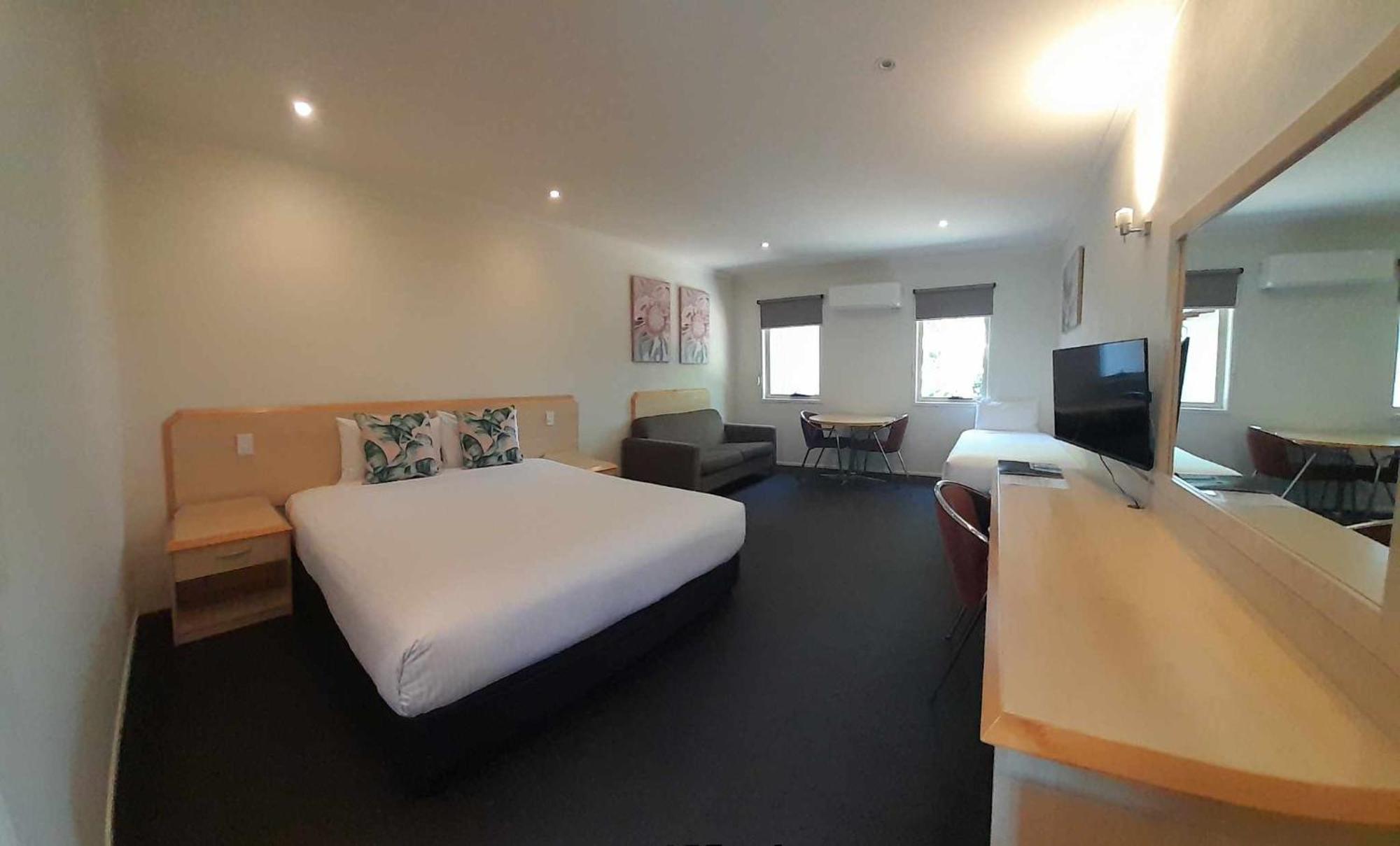 Red Bridge Motor Inn Woombye Exterior photo