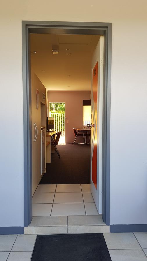 Red Bridge Motor Inn Woombye Exterior photo